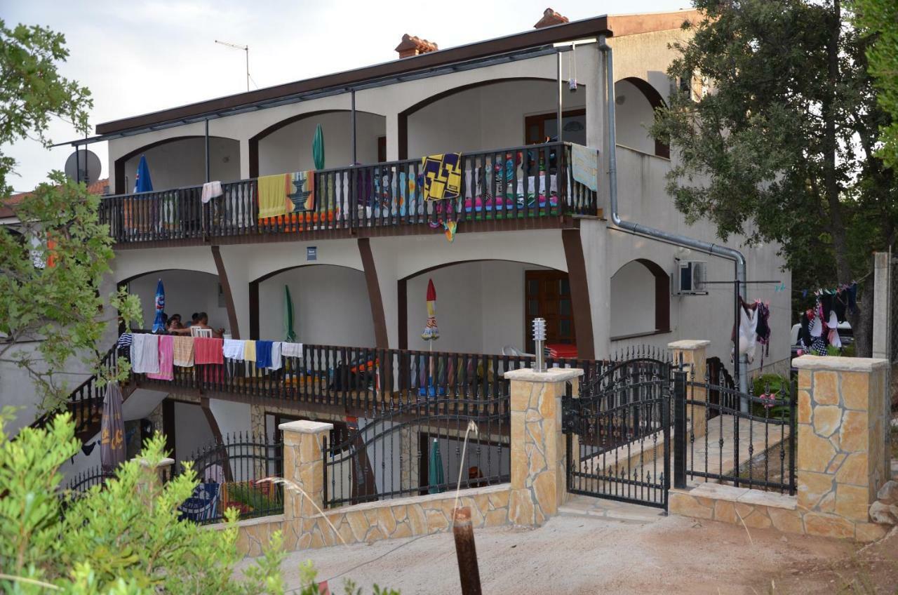 פוסדריה Apartments Delfin מראה חיצוני תמונה